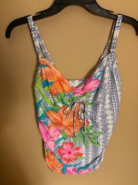 Women’s floral tankini top with bow